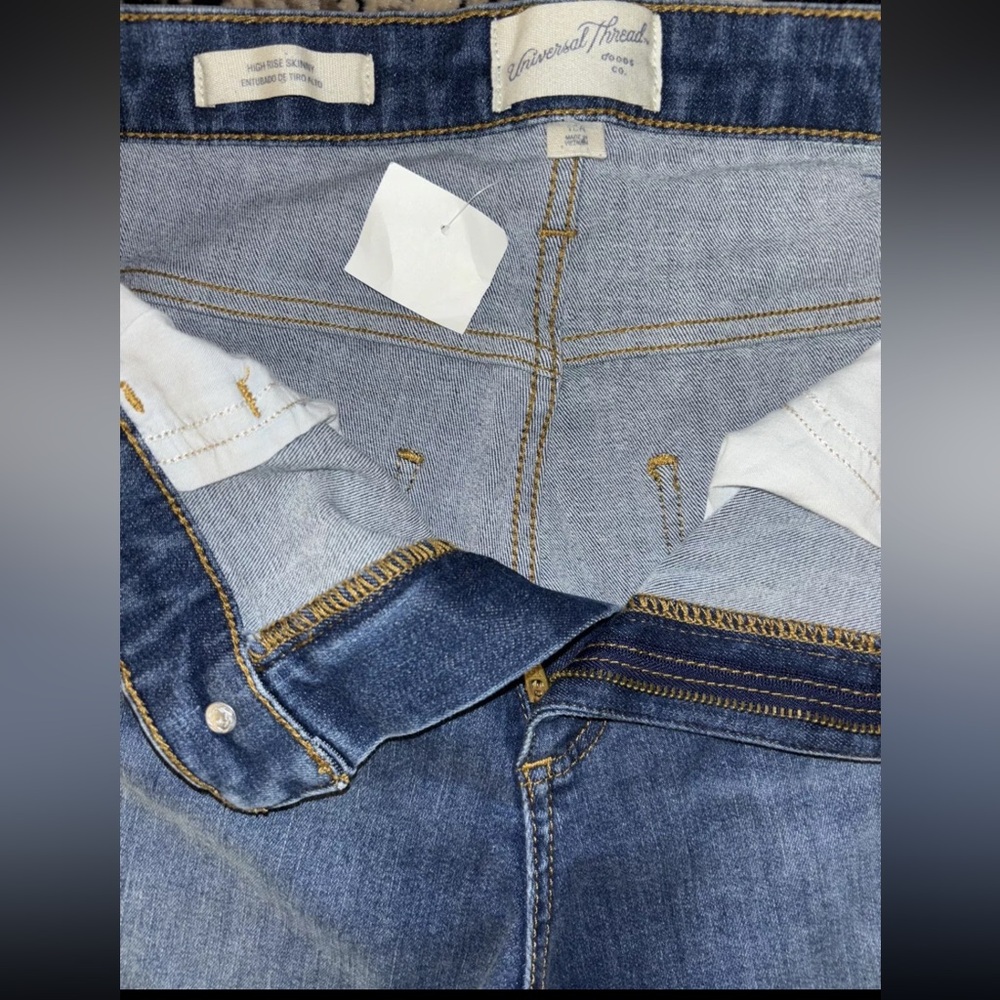 Universal Thread High- Rise Skinny Distressed Woman's Jeans 10 R - Picture 7 of 9
